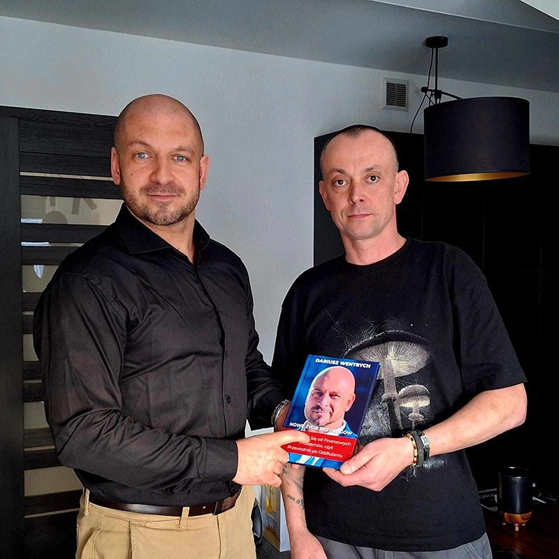 Klient z książką Nowe Życie bez Długów, zdjęcie 1